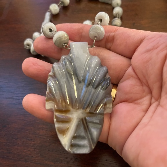 Aztec Mayan carved Mexican calcite alabaster pendant & bead necklace - Picture 5 of 8